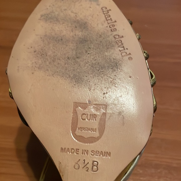 Charles David gold heel - Picture 4 of 4